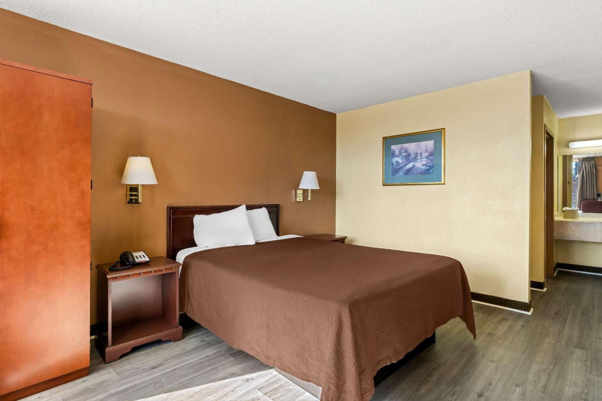 מונרו Rodeway Inn מראה חיצוני תמונה