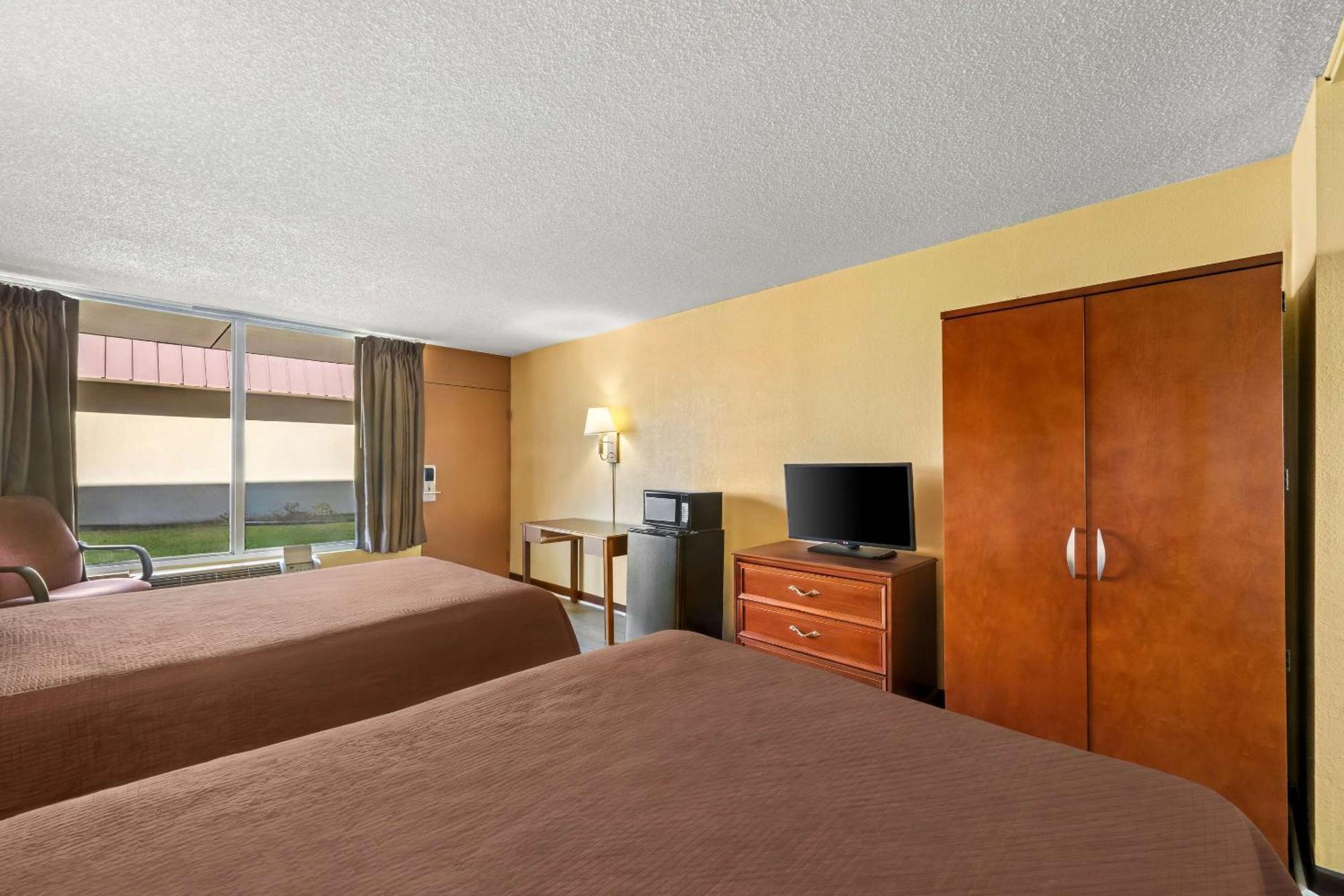 מונרו Rodeway Inn מראה חיצוני תמונה
