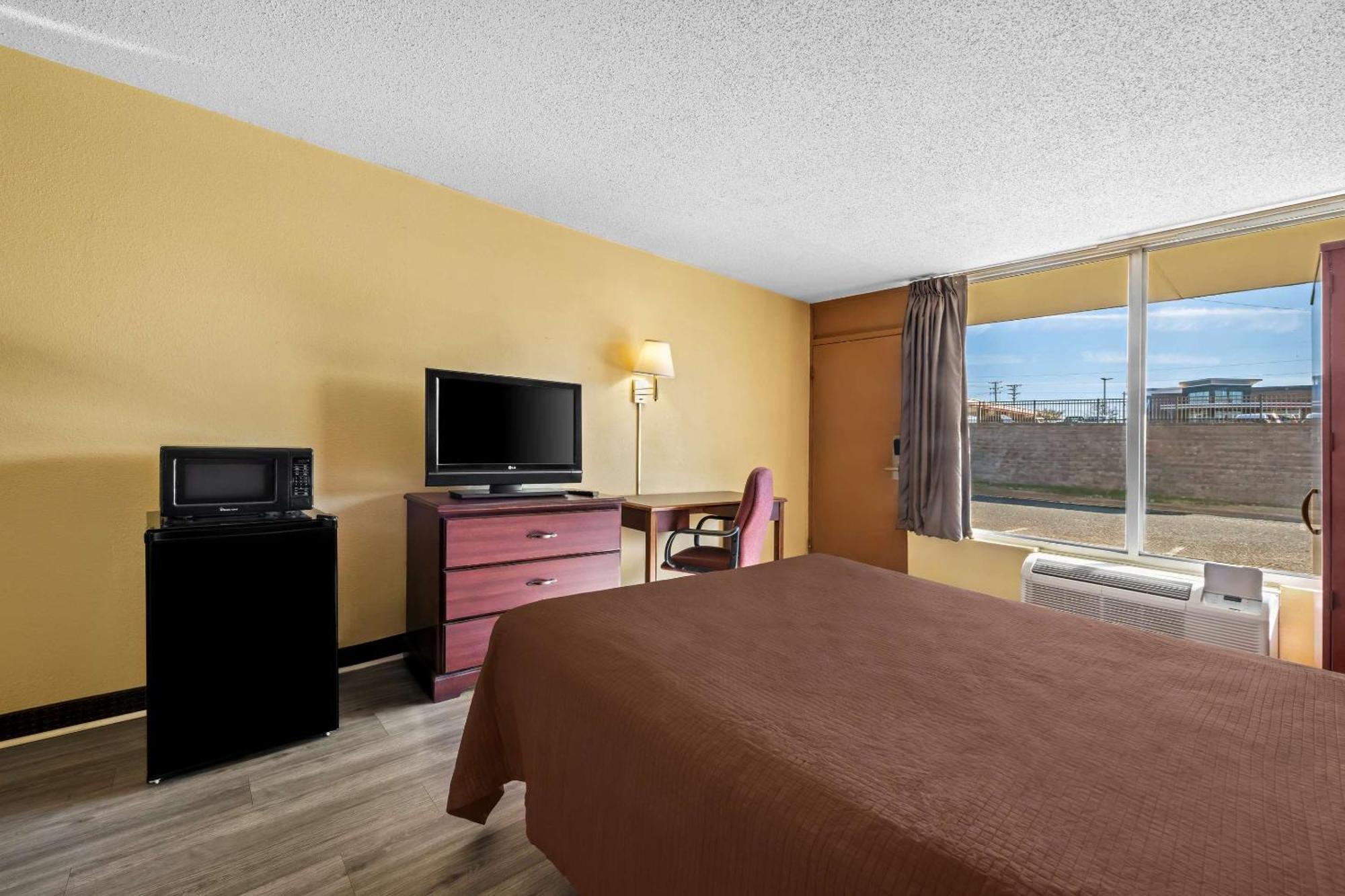 מונרו Rodeway Inn מראה חיצוני תמונה