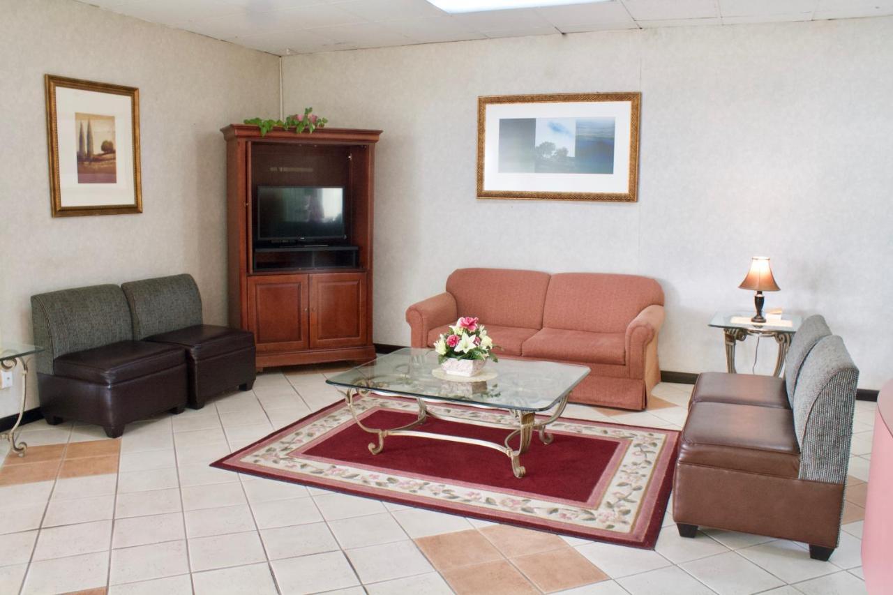 מונרו Rodeway Inn מראה חיצוני תמונה