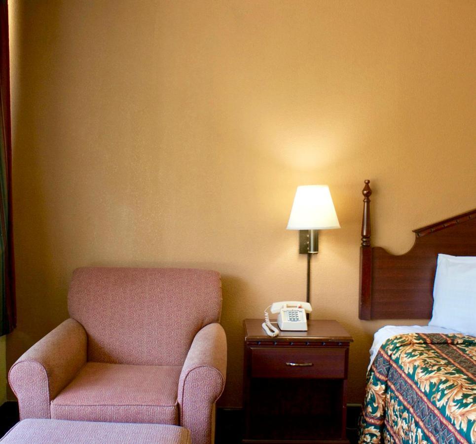 מונרו Rodeway Inn מראה חיצוני תמונה